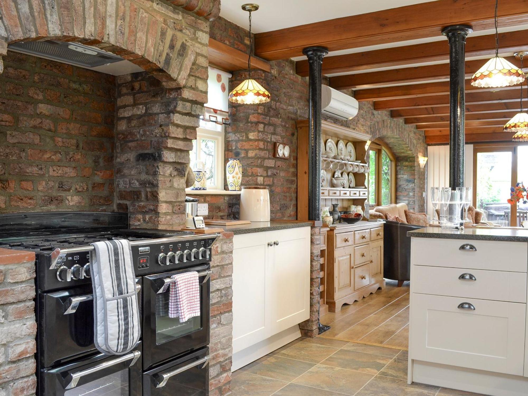 Walled Garden Lodge Ryehill 外观 照片